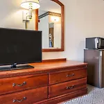 Rodeway Inn & Suites Milwaukee Airport