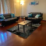 Spacious 3Bedroom Free Wine,Wifi,And Parking