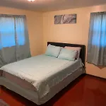 Spacious 3Bedroom Free Wine,Wifi,And Parking