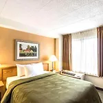 Quality Inn & Suites Milwaukee