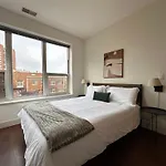 Flexhome East Side 2Br Cg2 - With Gym, Balcony, And Lakefront View