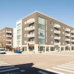 Flexhome Walkers Point Studio T1 With Gym And Balcony