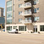 Flexhome Walkers Point Studio T1 With Gym And Balcony
