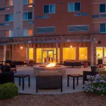 Courtyard Milwaukee Airport