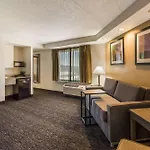 Quality Suites Milwaukee Airport