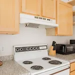 Flexhome Westown 1Br Rs2 Near Fiserv And Theater District