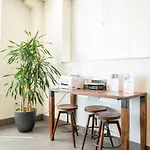 Flexhome Walkers Point Studio T2 With Gym And Balcony
