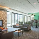 Flexhome East Side 1Br No5 With Balcony, Pool, And Gym