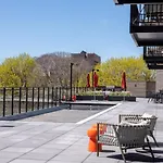 Flexhome East Side 1Br No1 - With Balcony, Pool, And Gym