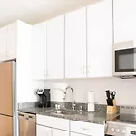 Flexhome East Side Studio R7 - Near Brady And Fiserv With Balcony