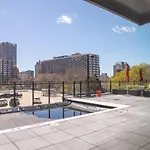 Flexhome East Side 1Br No8 With Balcony, Pool, And Gym