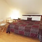 Comfortable 3 Bedroom Craftsman Bungalow In Milwaukee\'S Bay View Neighborhood