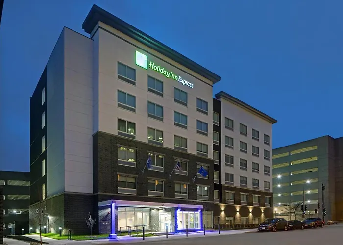 Holiday Inn Express - Milwaukee Downtown By Ihg