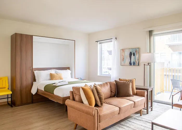 Flexhome Walkers Point Studio T2 With Gym And Balcony