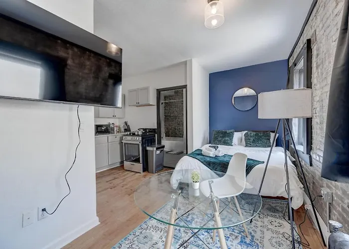 Modern Studio Mckinley Beach - Brady St Lower East