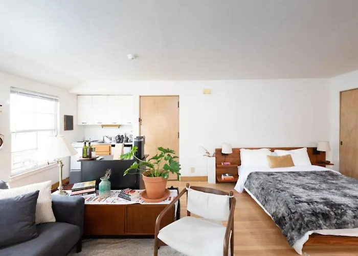 Flexhome East Side Vintage Studio F1 - Near Brady St Plus Balcony