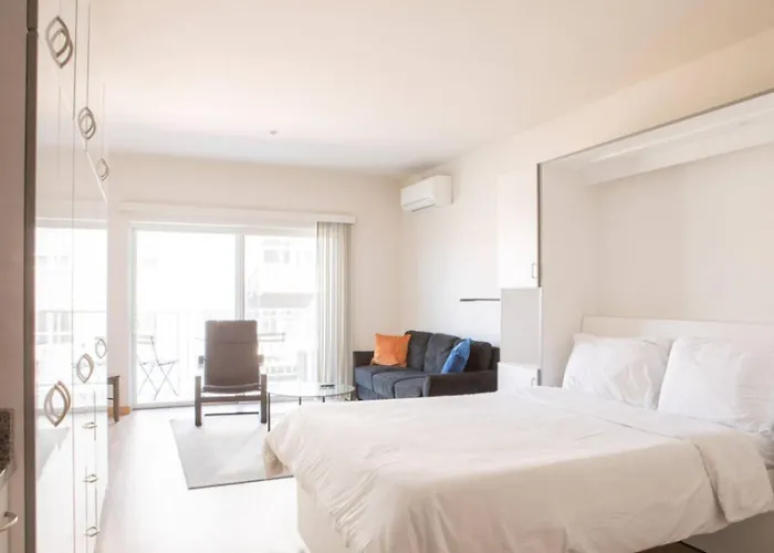 Flexhome East Side Studio R7 - Near Brady And Fiserv With Balcony