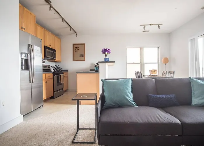 Frontdesk 132 Jefferson St Apts Milwaukee\'S Third Ward