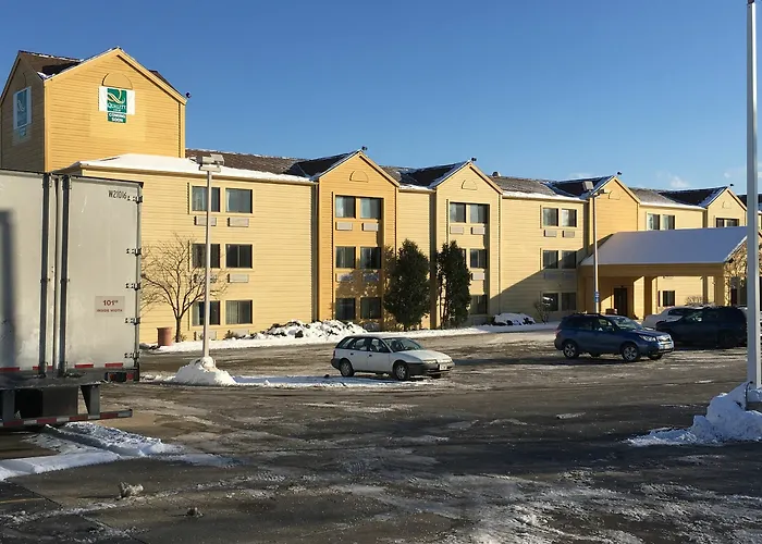 Quality Inn & Suites Milwaukee