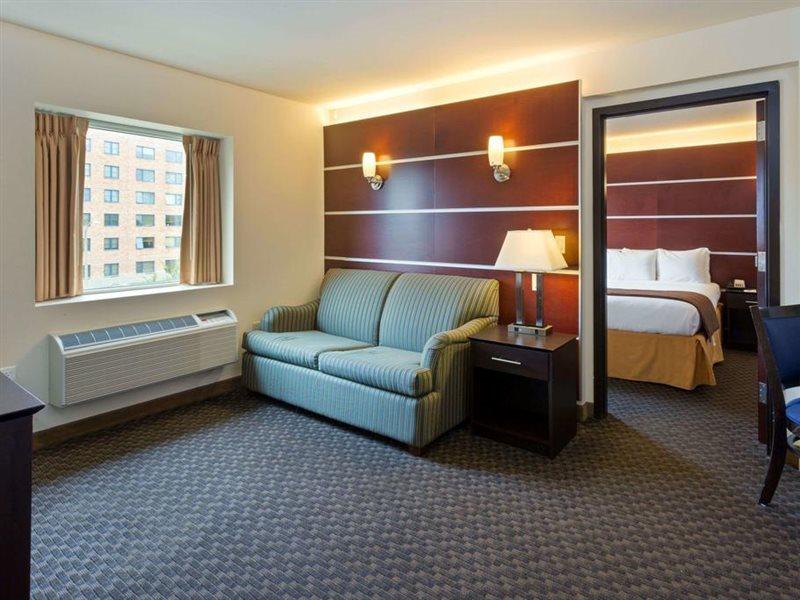 Days & By Wyndham Milwaukee