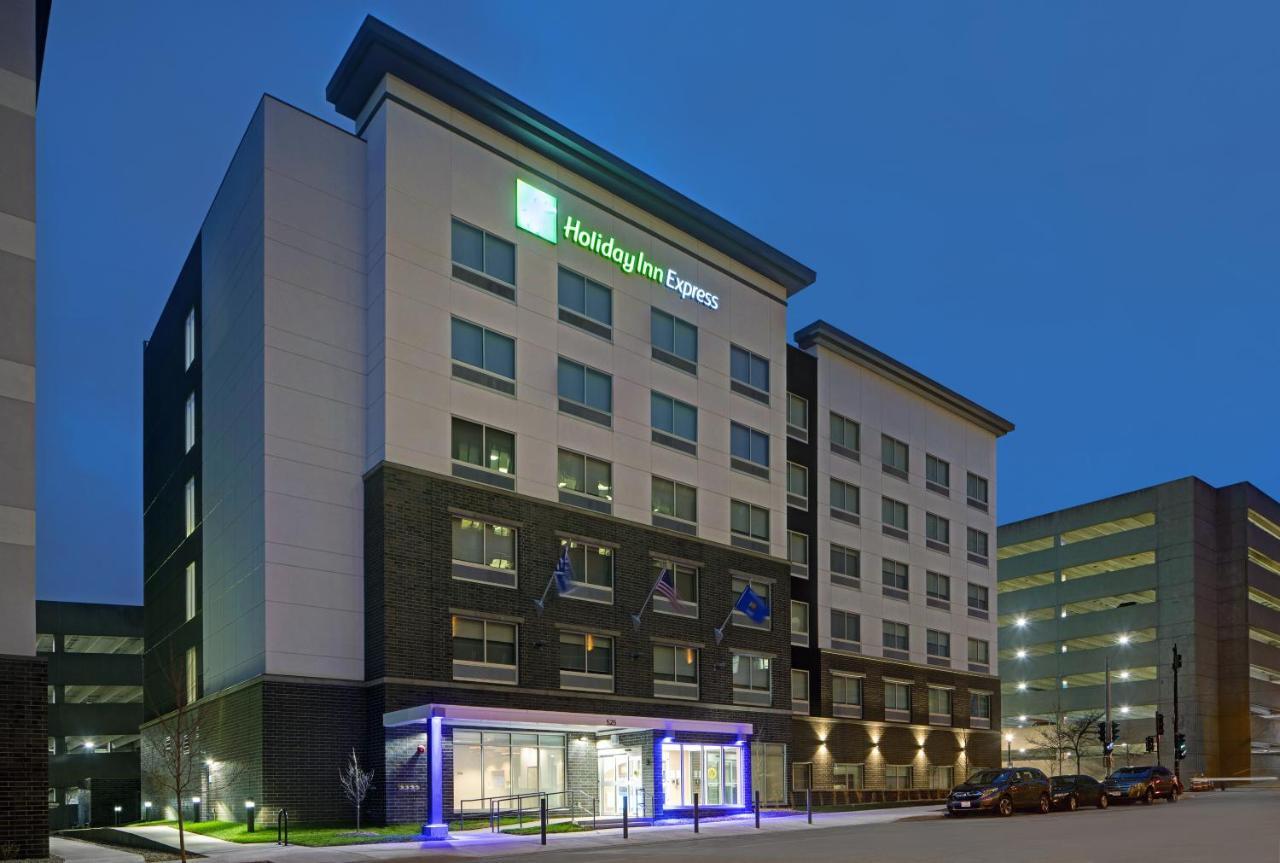 Express - Downtown By Ihg Hotel 3*