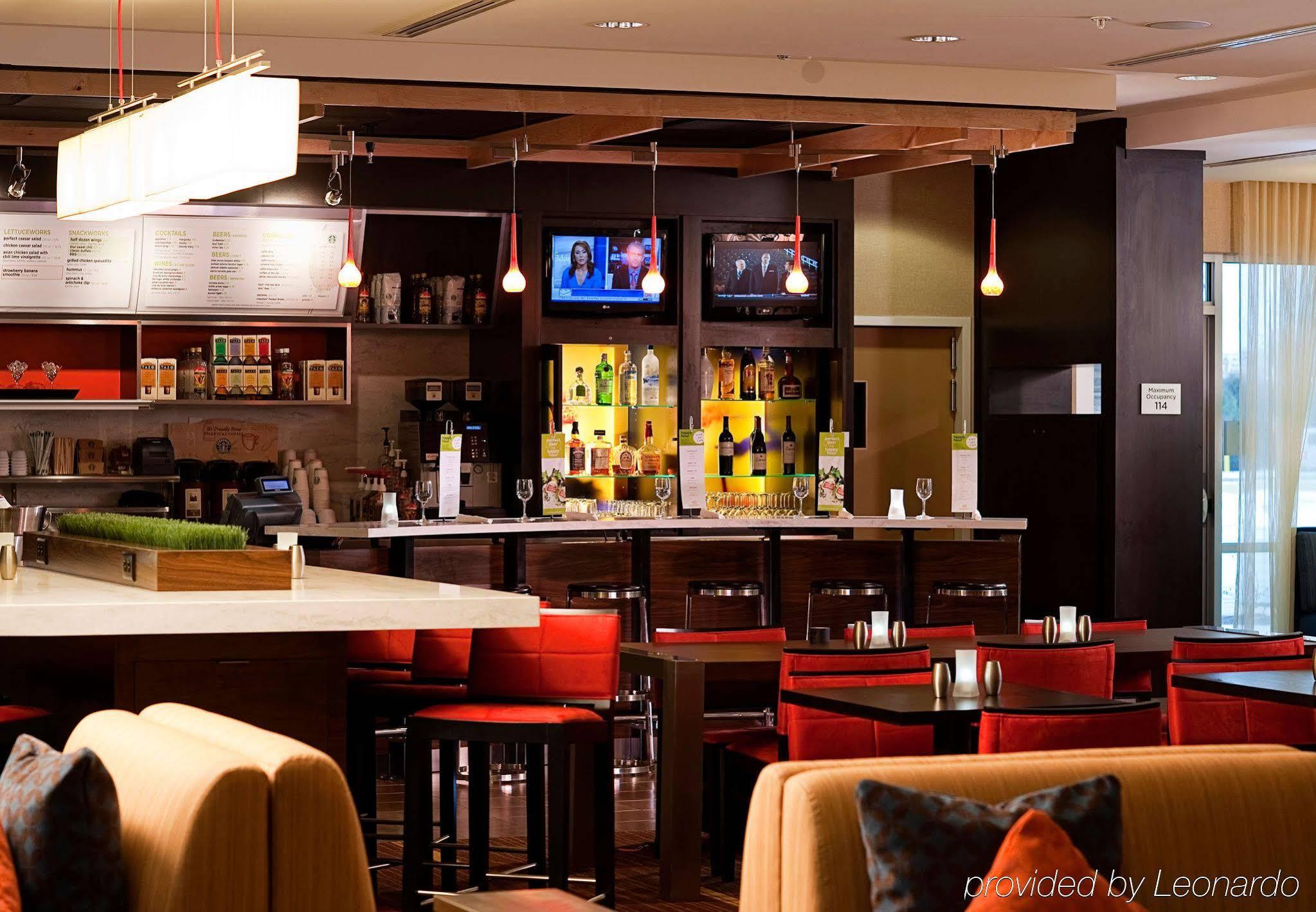 Hotel Courtyard Airport 3*