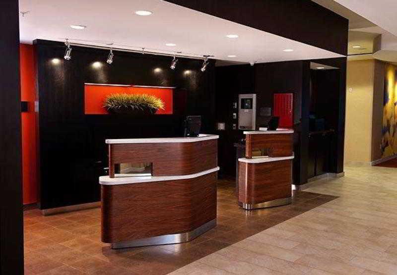 Courtyard Airport Hotel Milwaukee