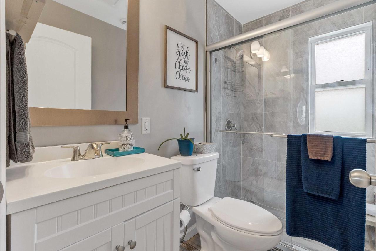 Holiday home Bright And Updated Getaway With Furnished Patio! *