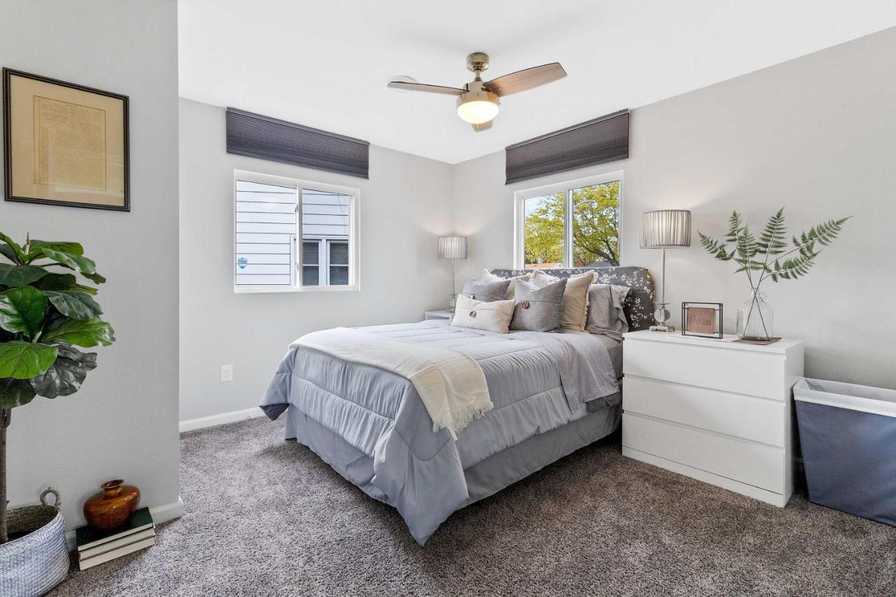 Bright And Updated Getaway With Furnished Patio! Holiday home Milwaukee