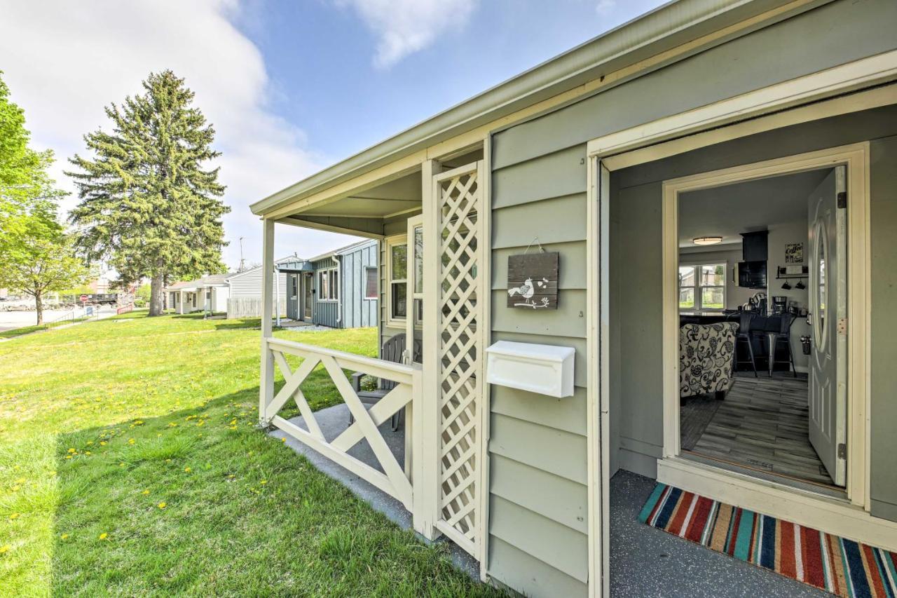 Bright And Updated Getaway With Furnished Patio! Milwaukee