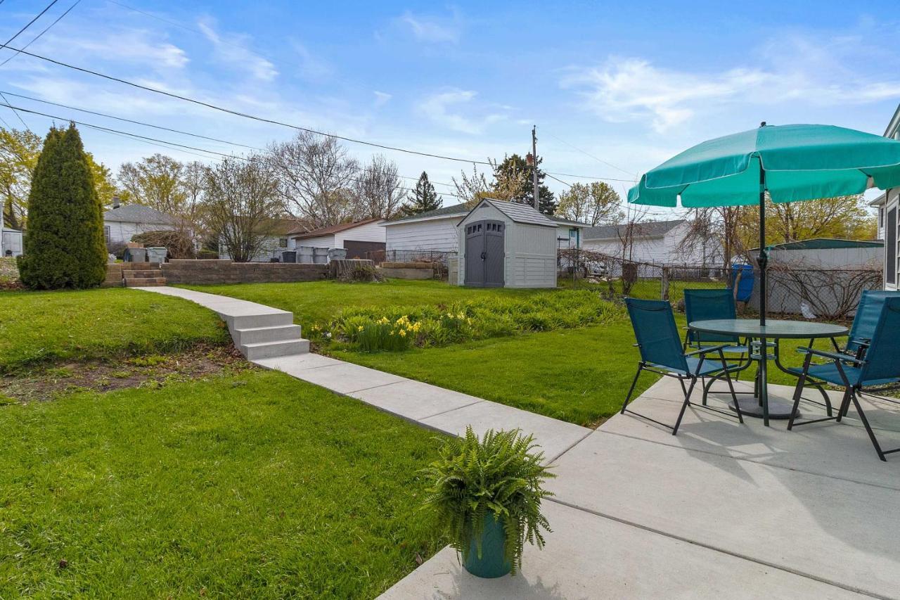 Bright And Updated Getaway With Furnished Patio! Holiday home *