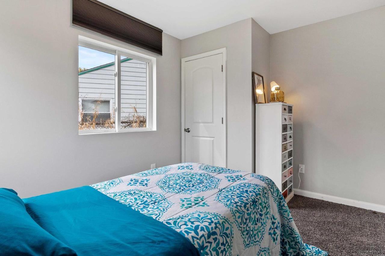 Holiday home Bright And Updated Getaway With Furnished Patio! *