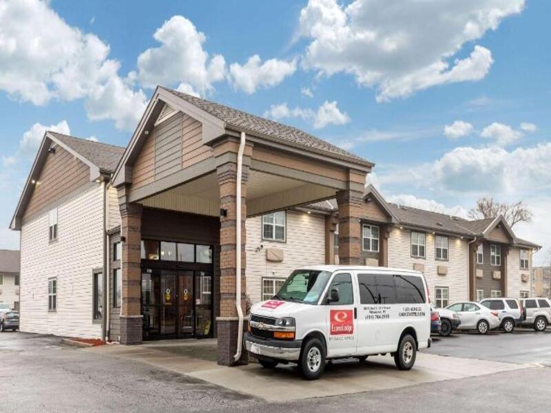 Econo Airport Lodge *