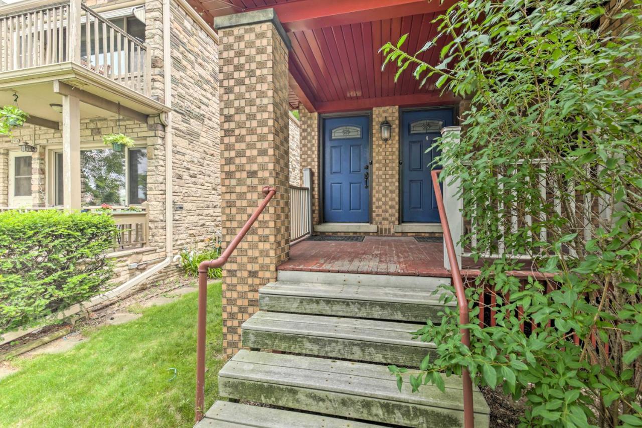 Apartment Chic In Hip Neighborhood!