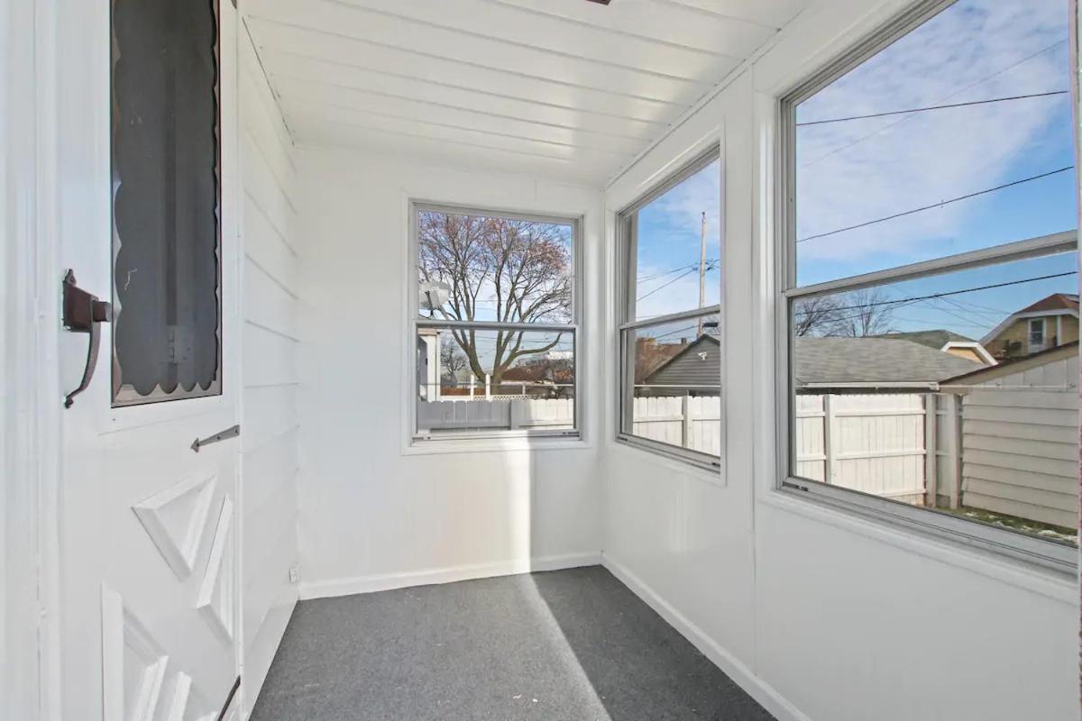 Milwaukee Bungalow * Milwaukee