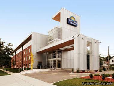 Hotel Days & By Wyndham 2*