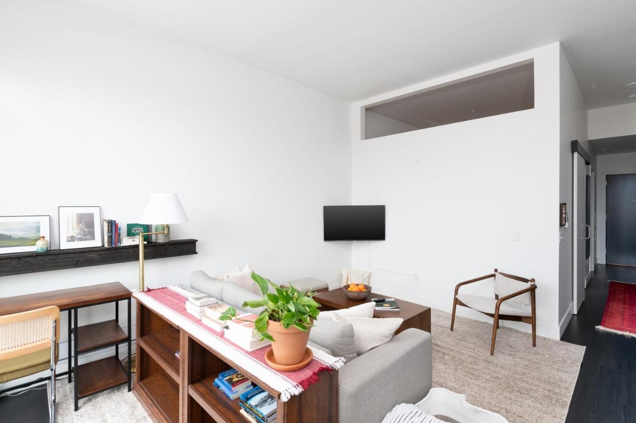 Modern 1br With Skywalk To Fiserv, Rooftop, And Parking *