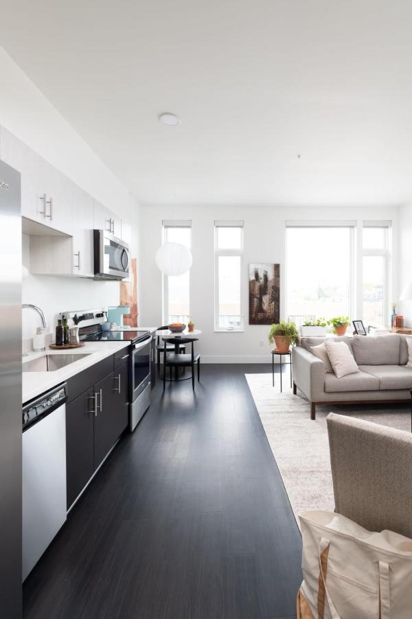 Flexhome Skywalk To Fiserv 1br U1 * Milwaukee