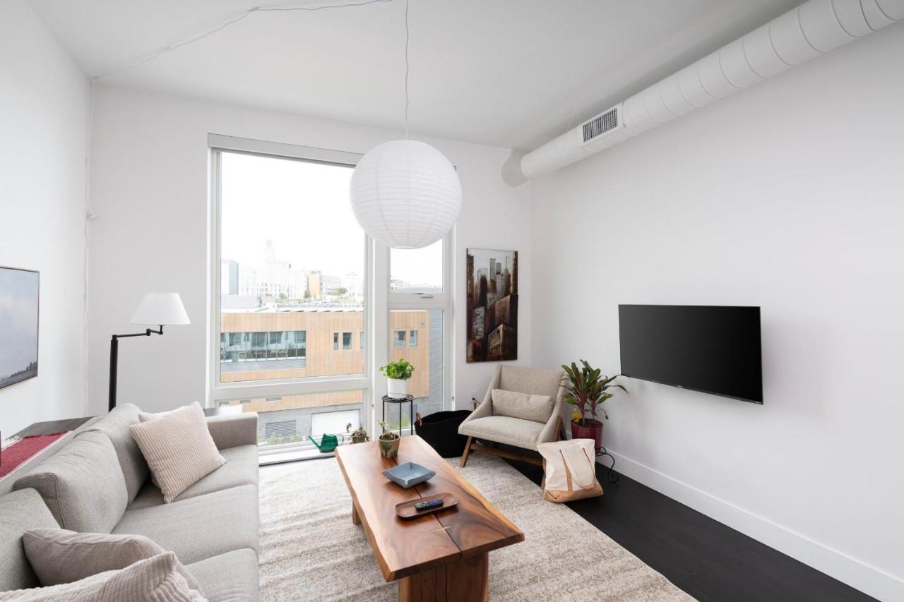 Modern 1br With Skywalk To Fiserv, Rooftop, And Parking * Milwaukee