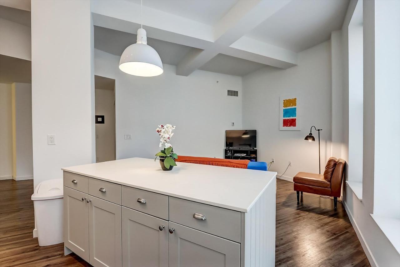 Frontdesk Mke Lofts Downtown Milwaukee Apartment