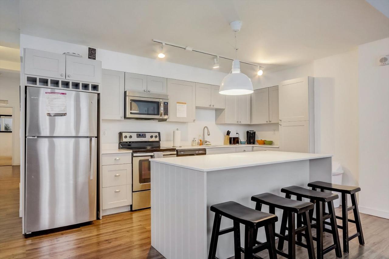 Frontdesk Mke Lofts Downtown Milwaukee Apartment