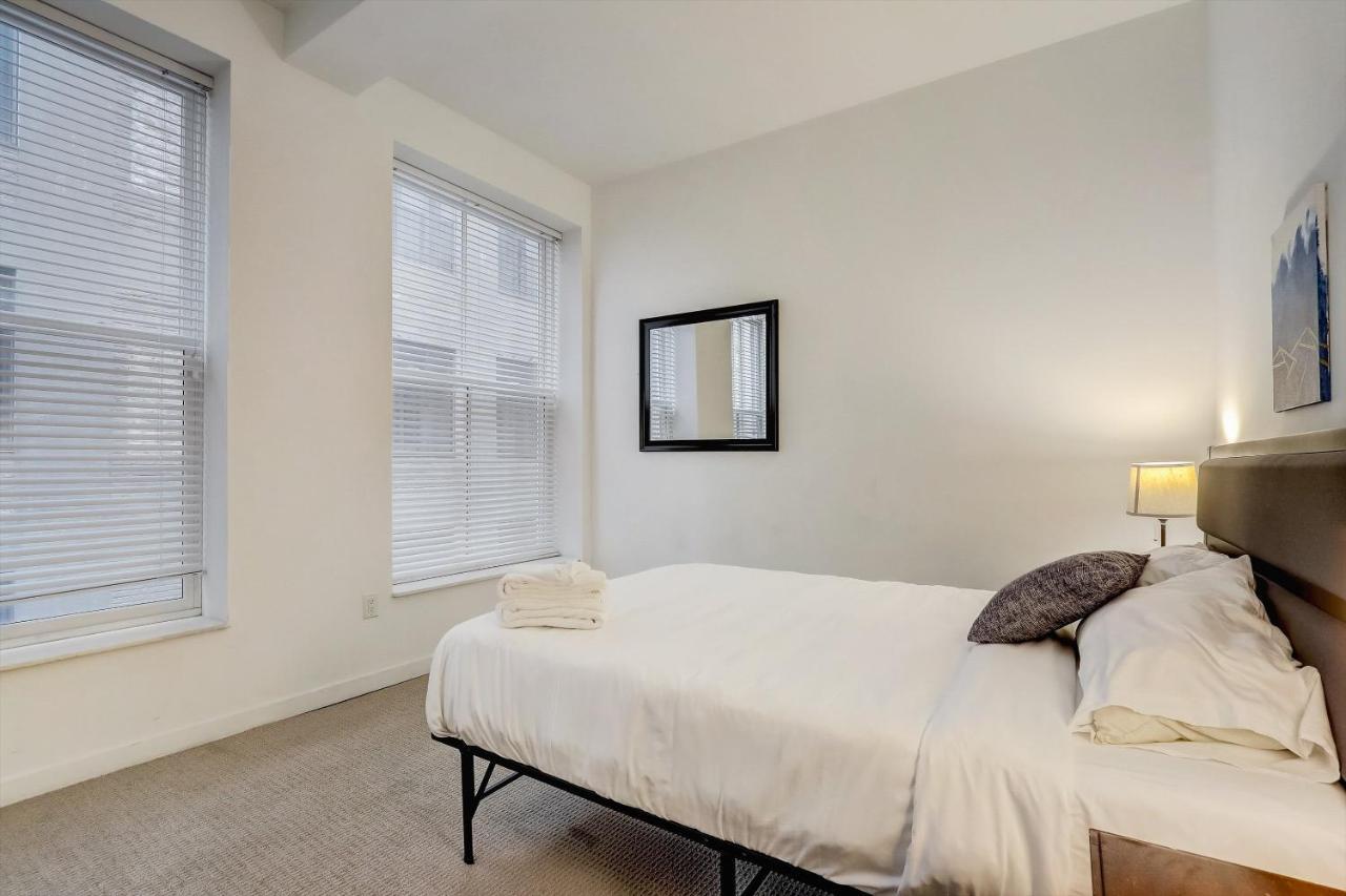 Frontdesk Mke Lofts Downtown Milwaukee Apartment Milwaukee