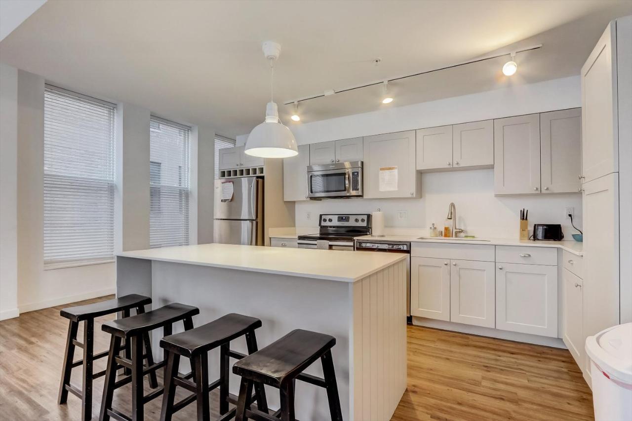 Apartment Frontdesk Mke Lofts Downtown Milwaukee *