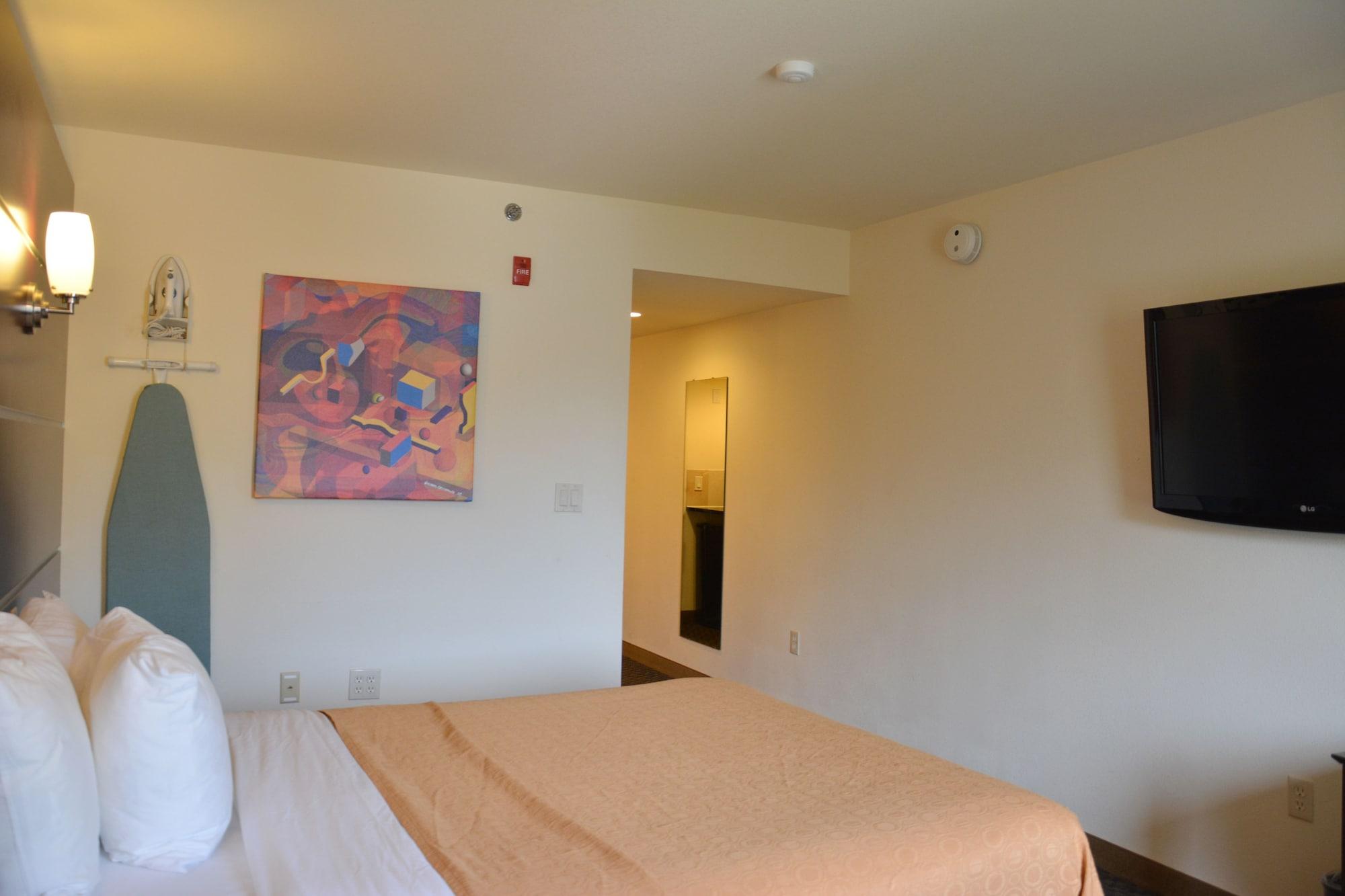 Hotel Days & By Wyndham Milwaukee