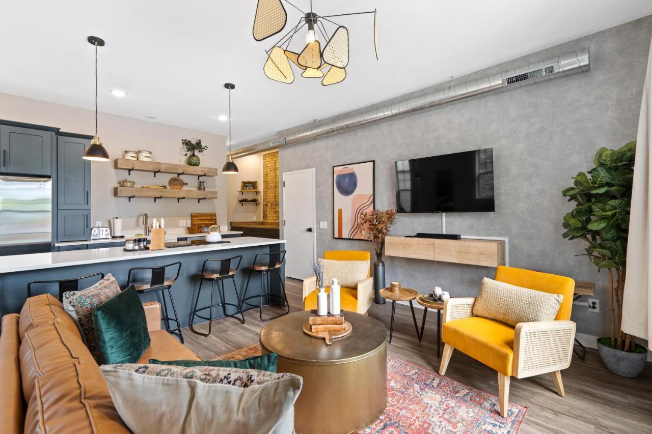 The Bentley Condotel In Historic Walker's Point W/ Garage + Yard *