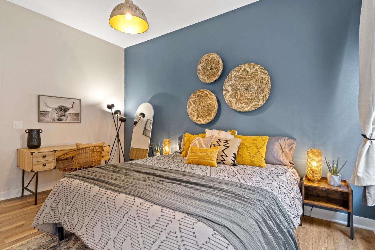The Bentley Condotel In Historic Walker's Point W/ Garage + Yard