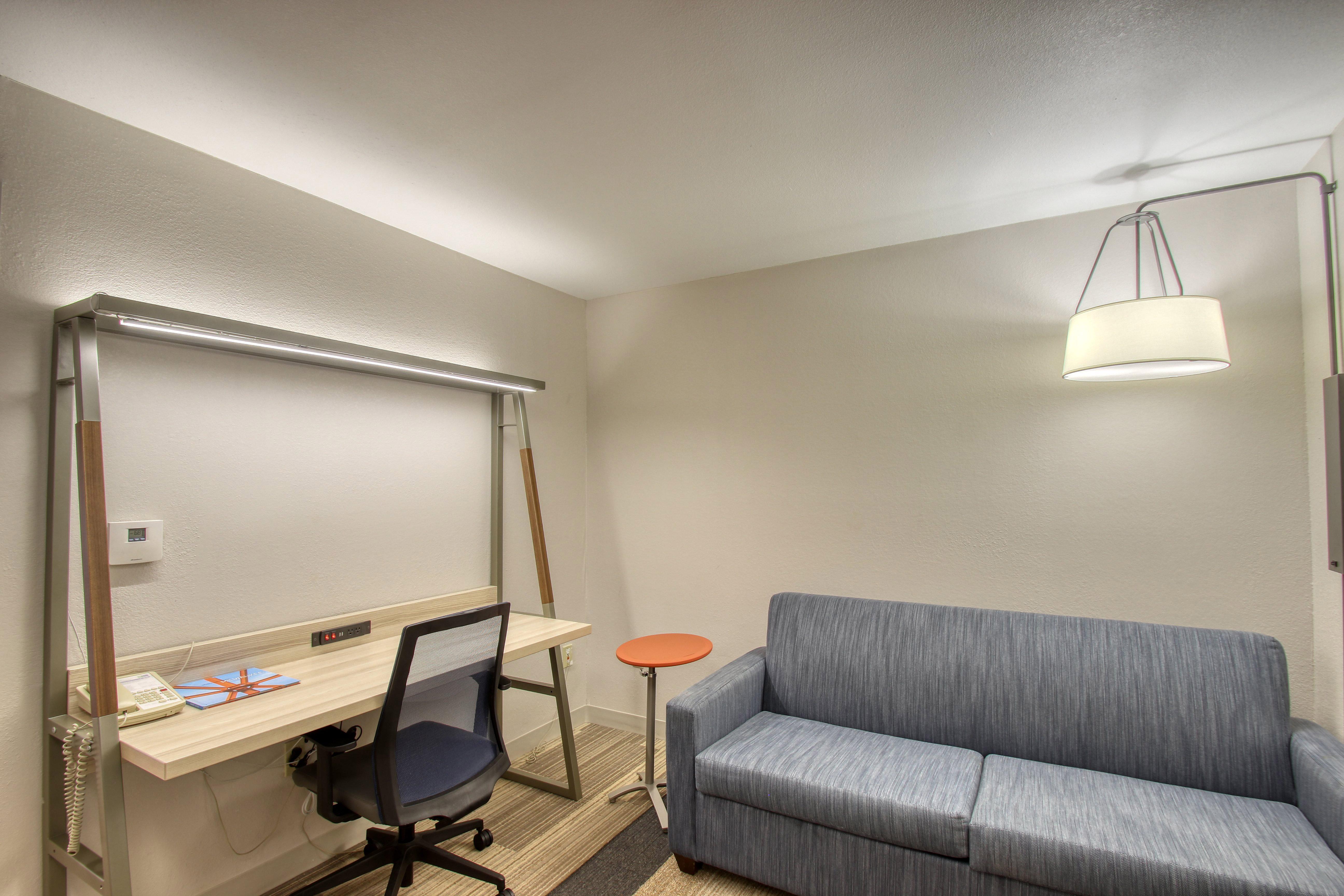 Hotel Express & Airport By Ihg 2*