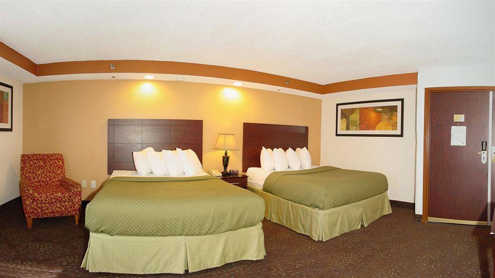 Hotel Quality Airport 3*