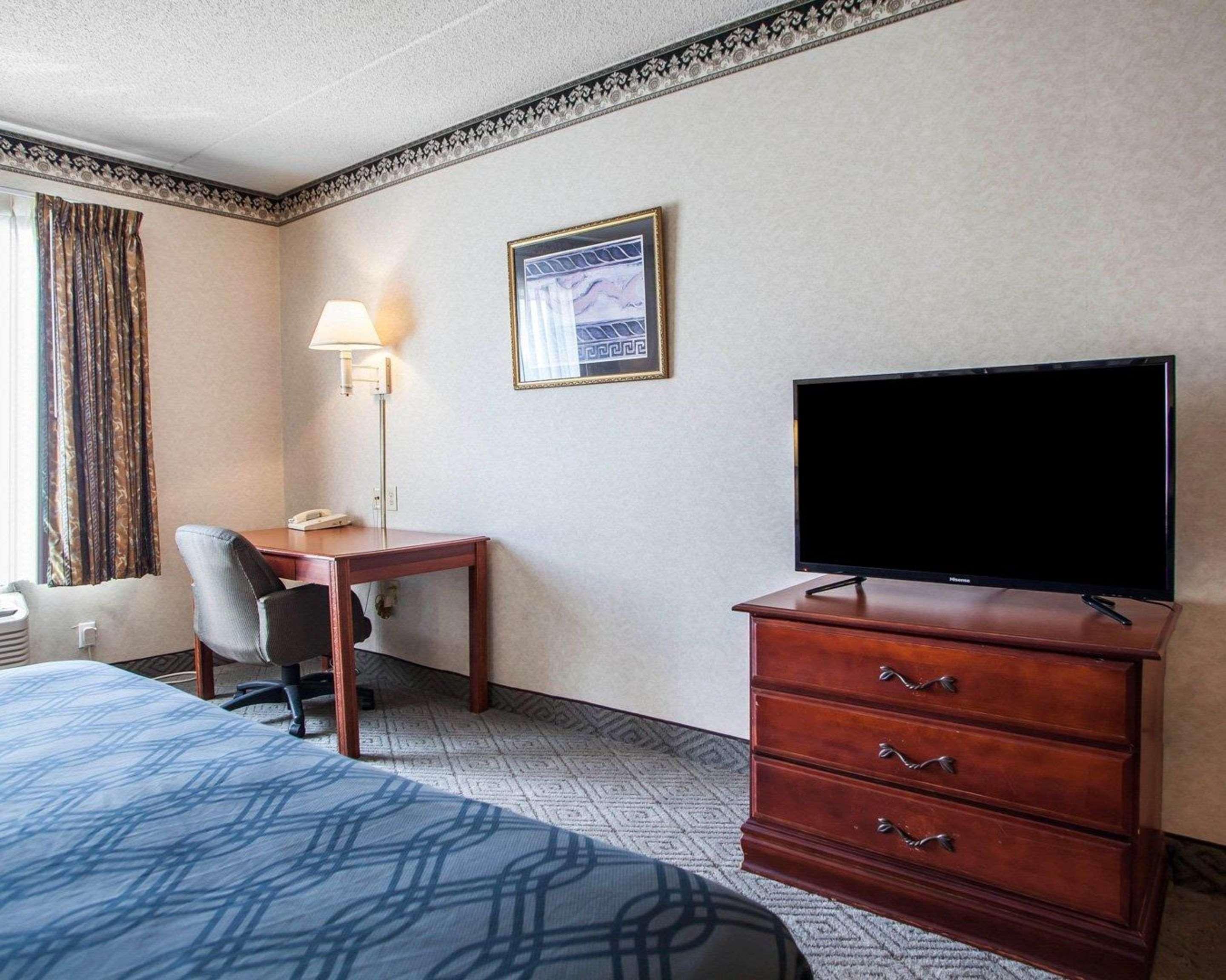 Hotel Rodeway & Airport