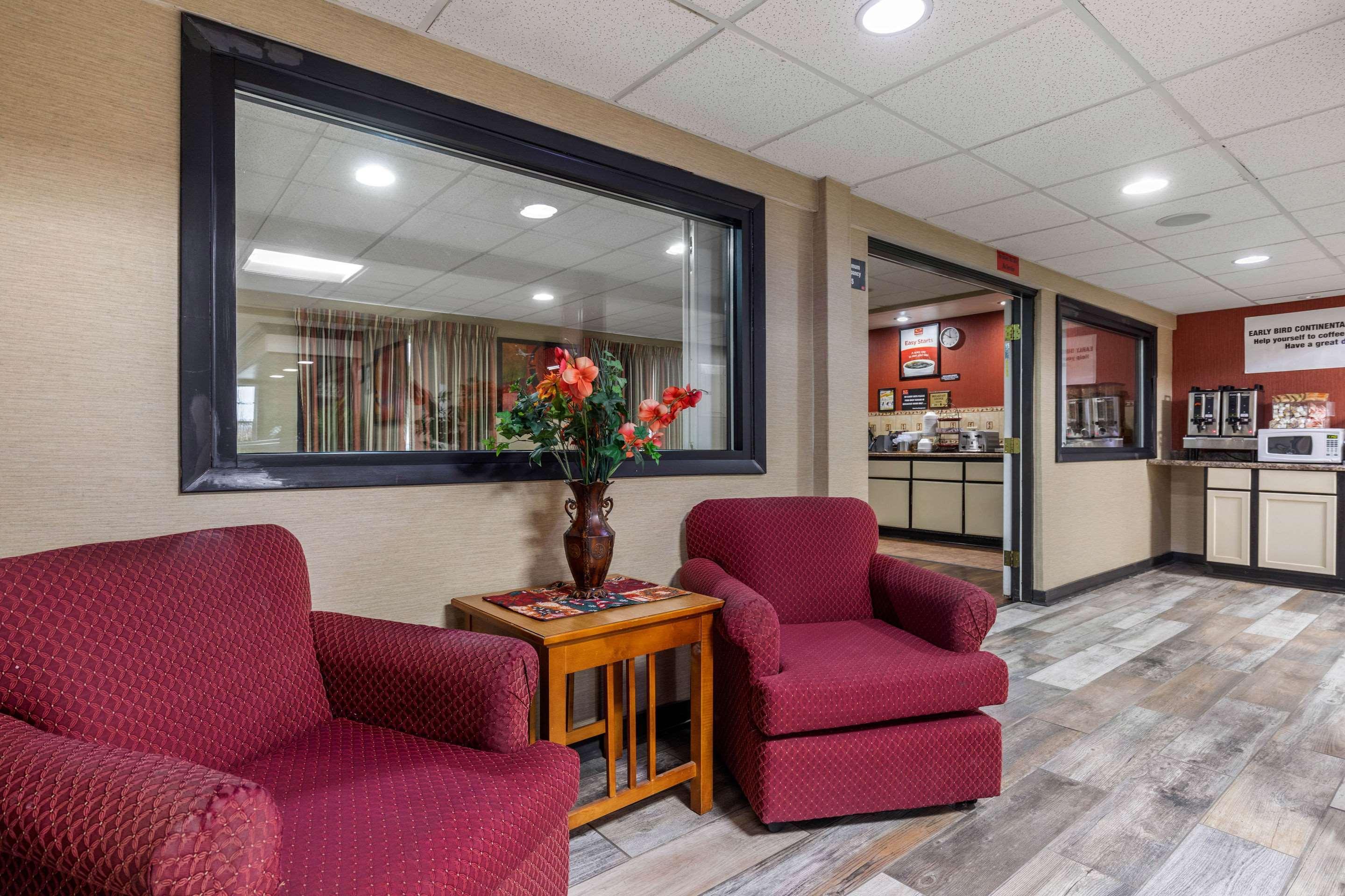 Lodge Econo Airport